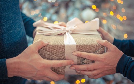 Cadeaux personnalisés : comment les choisir en fonction de la personne ?