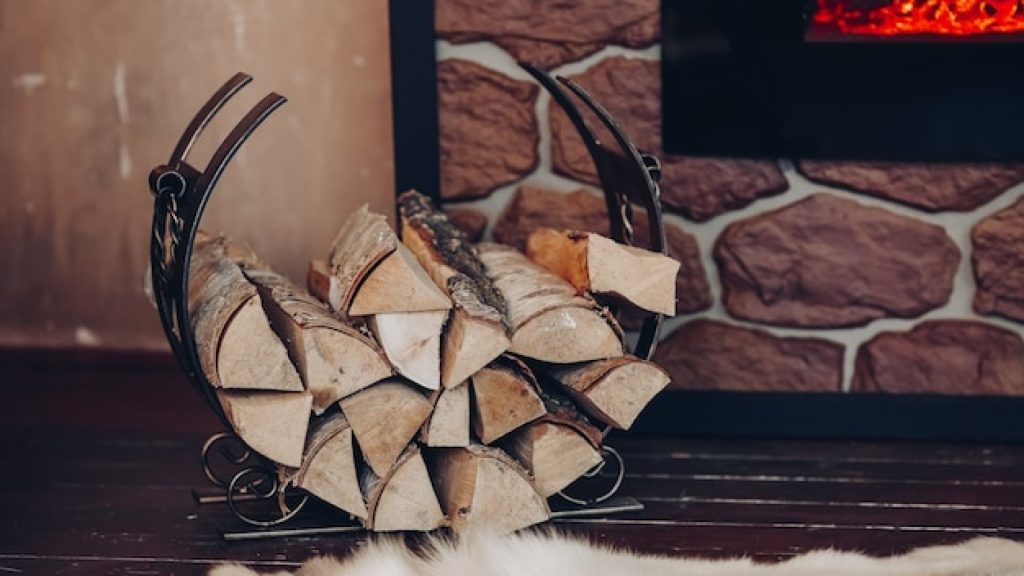 Poêle à bois : quels accessoires pour un usage optimal et sécurisé ?