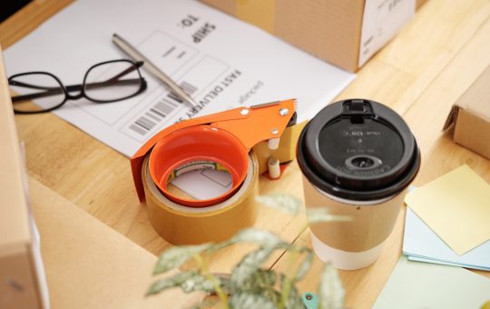 Pourquoi choisir des étiquettes autocollantes personnalisées pour votre entreprise ?