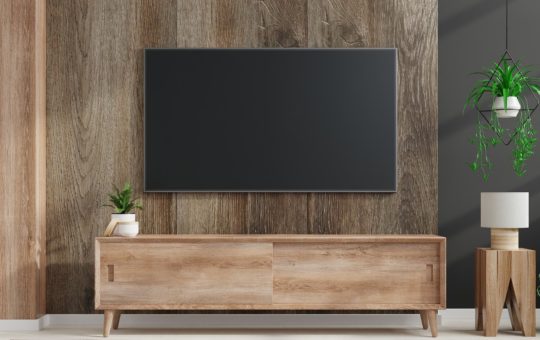 Meuble TV simple ou avec rangements intégrés, que choisir selon vos besoins ?