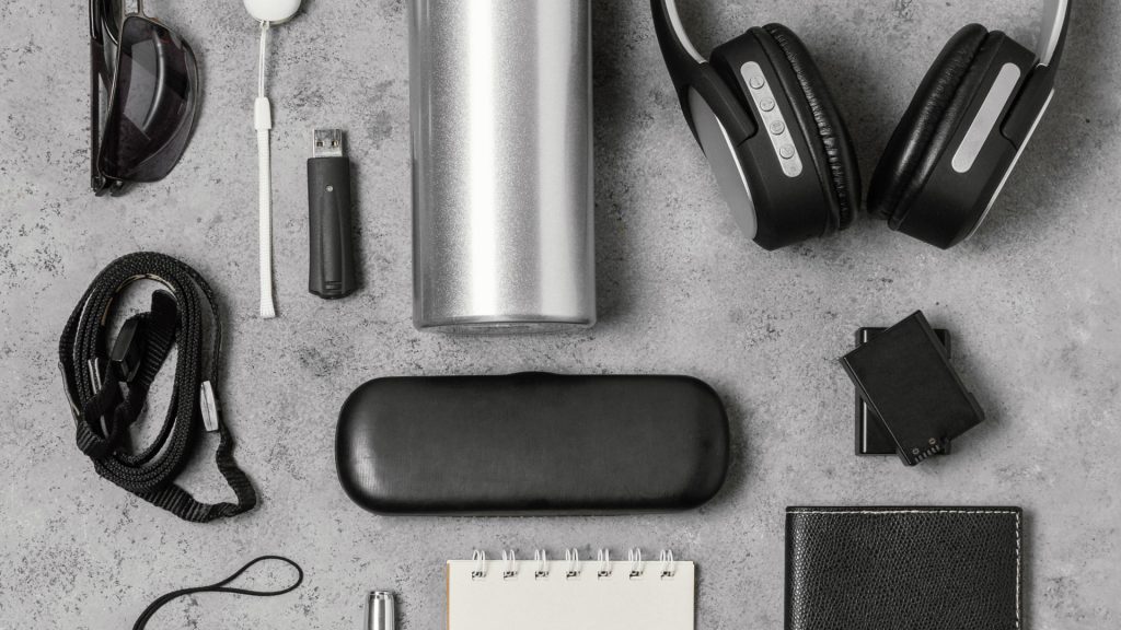 Goodies d'entreprise : pourquoi l'objet physique reprend la main sur le digital ?