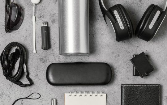 Goodies d'entreprise : pourquoi l'objet physique reprend la main sur le digital ?